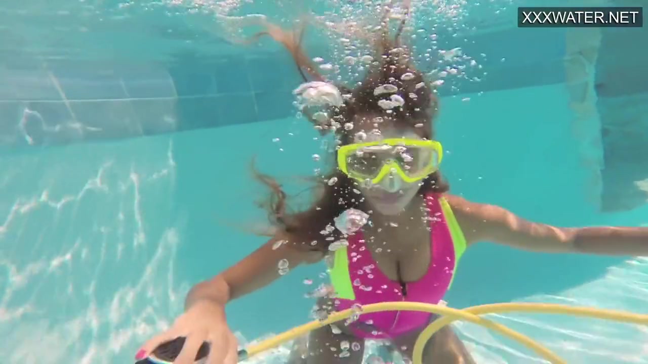 Cute teen 18+ Irina Poplavok Swims Naked Underwater