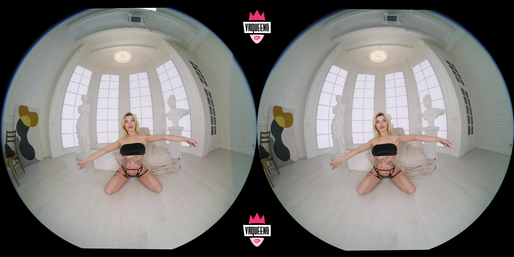 Blowout Doll Awaits - Vr Queens