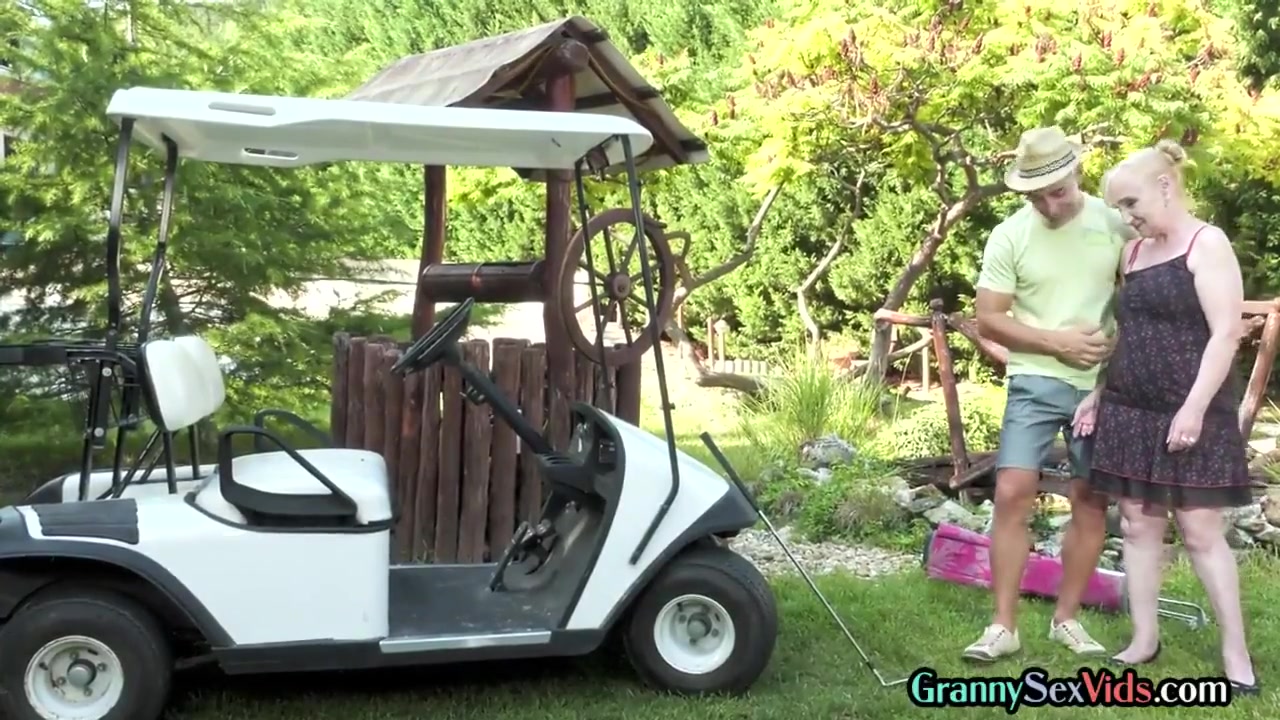 Old Sexy Nanny Pussyfucked Outdoor After Passionate Kissing