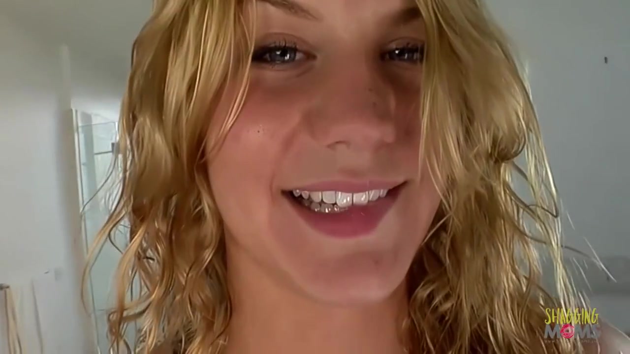 Big Boobs Blonde Girl Mounts Her Wet Vagina On A Hard Dick