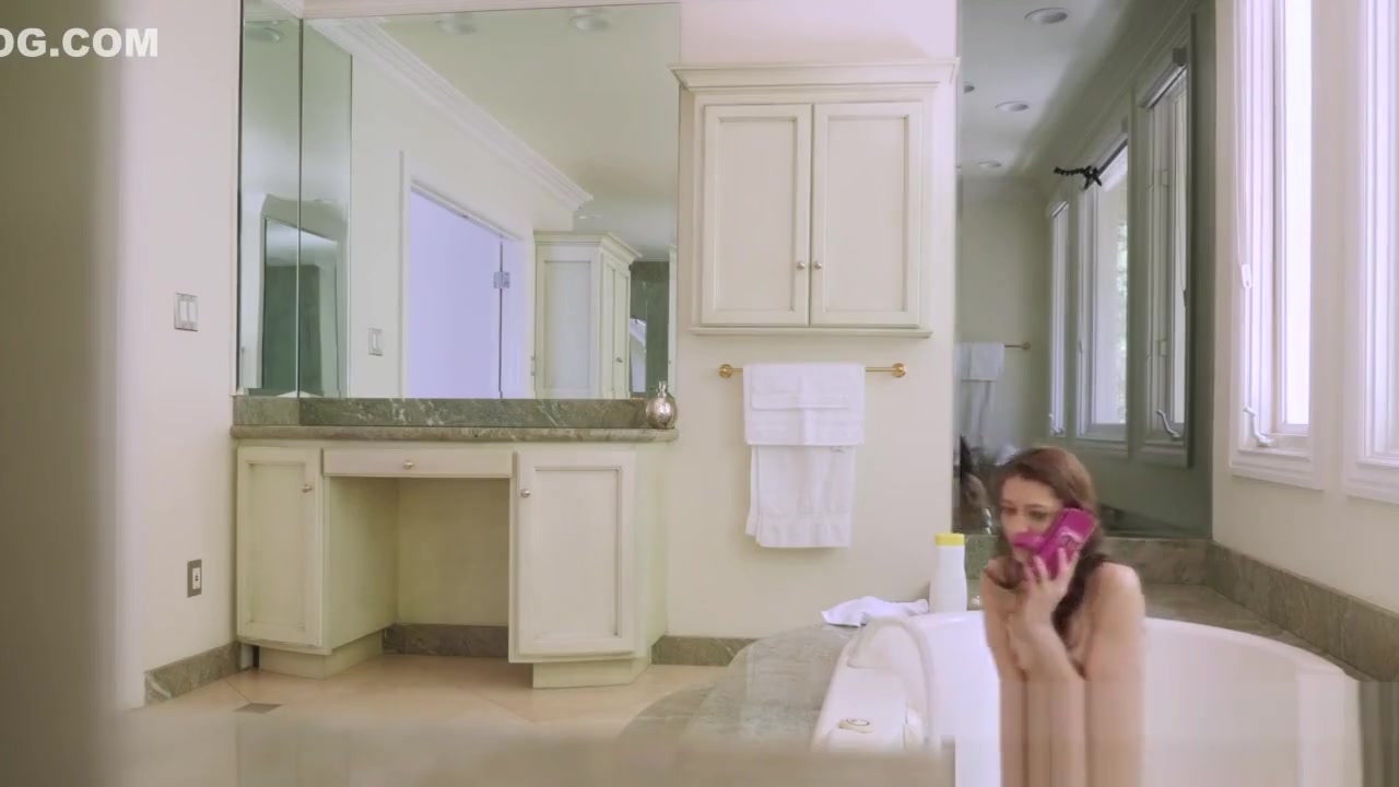 Stepsister gives Step brother a blowjob in bathroom