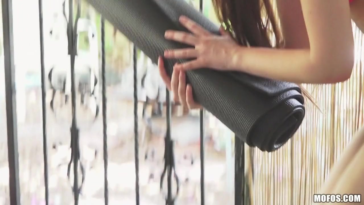 Zoe Wood in Yoga Babe Wants It Bad - PervsOnPatrol