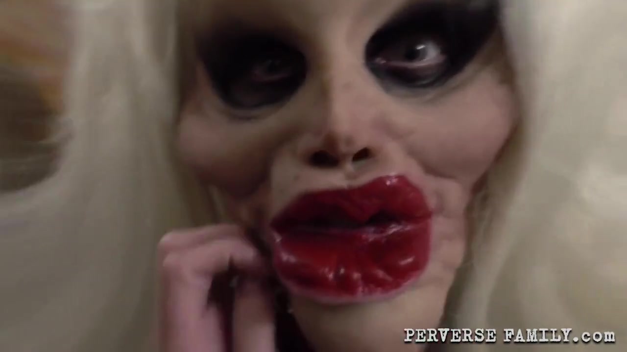 Anna Di And Anna R In Masked Psychosis