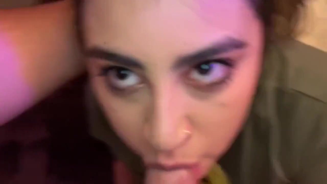Mia Khalifa wannabe gives best blowjob ever!