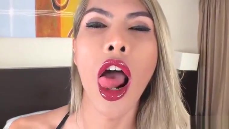 Horny TS Vivi enjoys intense anal sex