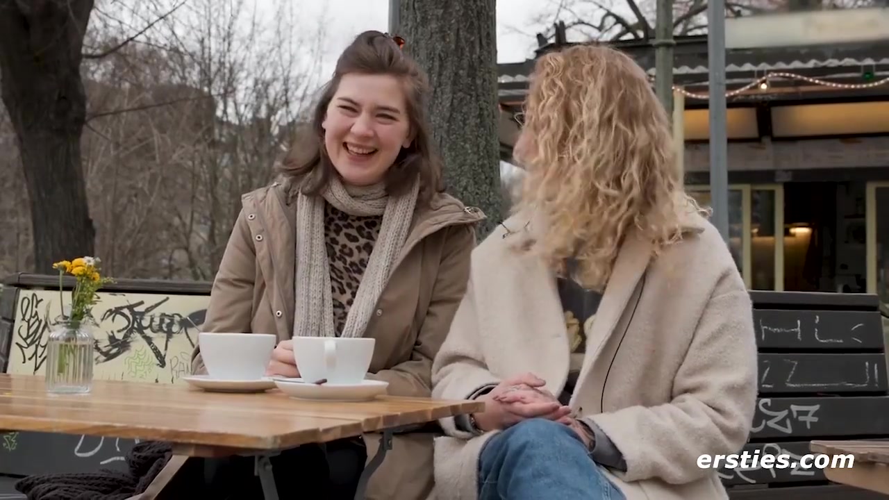 Amanita Und Sally D Beim Lesbischen Date Mit Hohepunkt