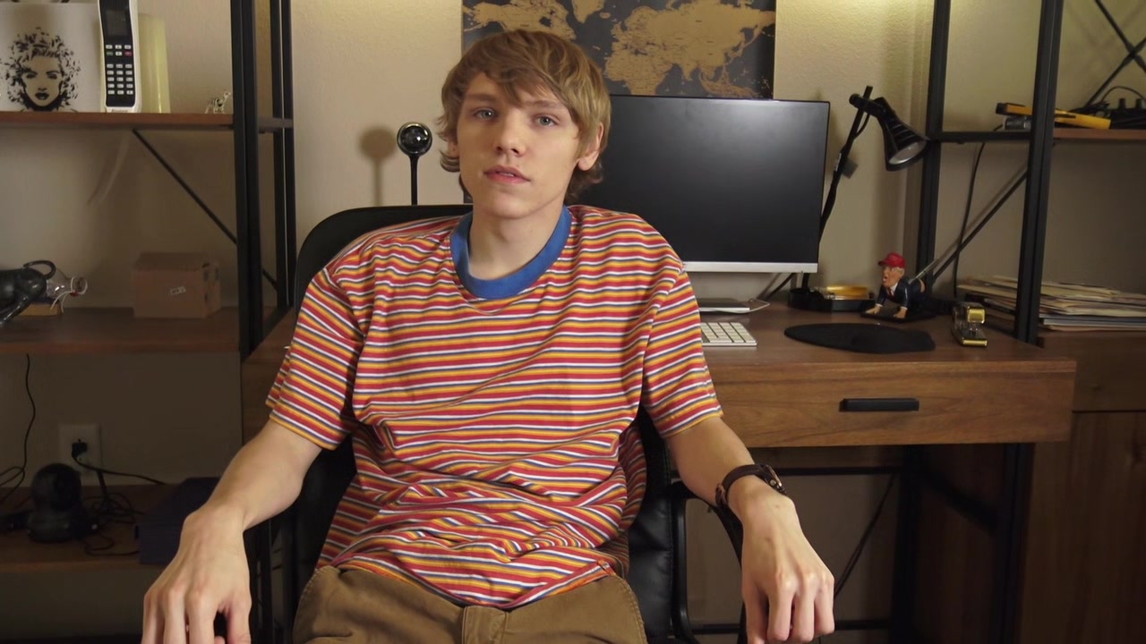 Blond 8teenBoy Cade Russels jerks his juicy cock