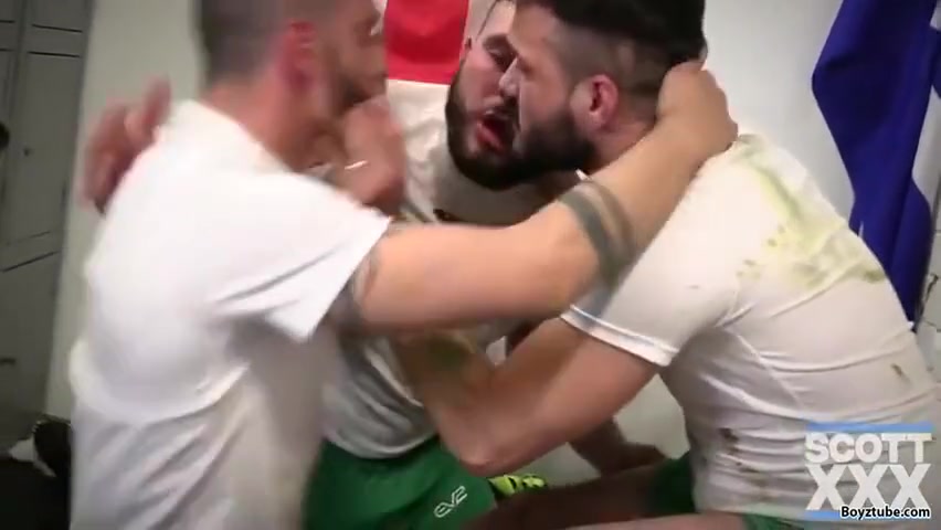 Machos Calientes En El Vestuario 2