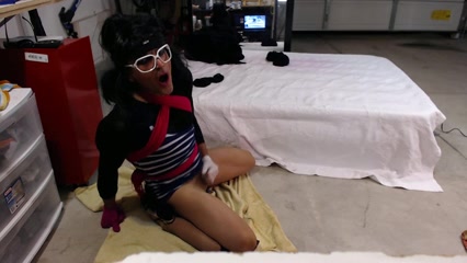 Hot and horny CD solo