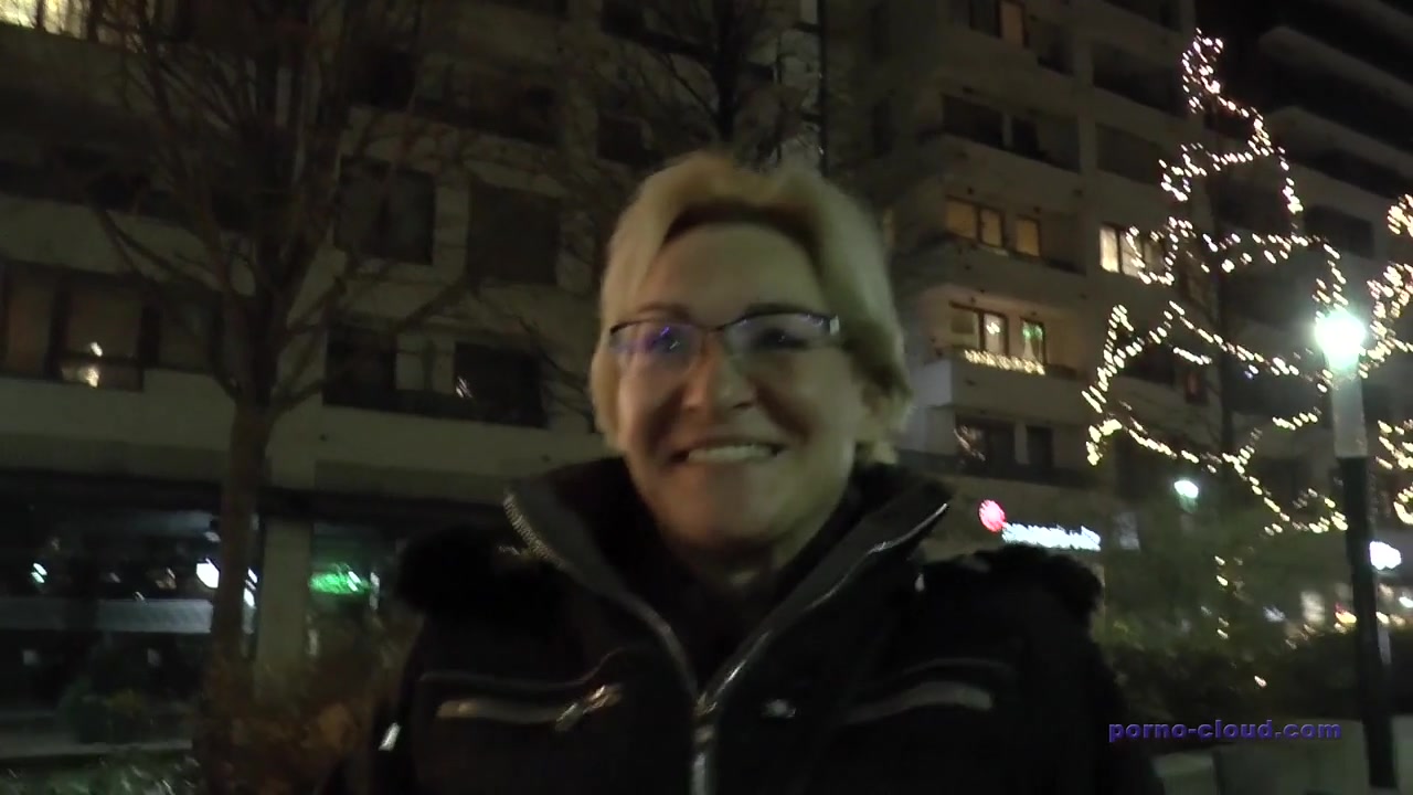 Granny fucker in the kitchen
