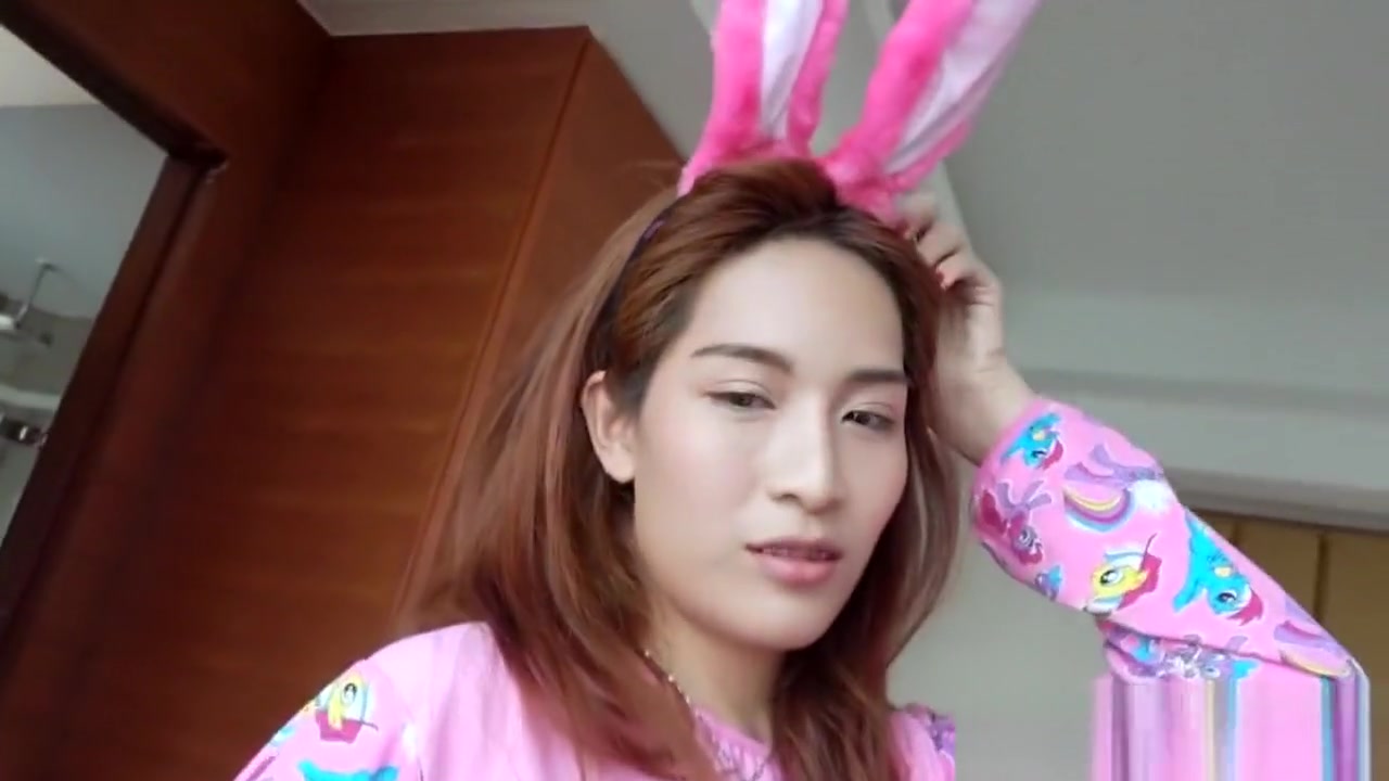 Ladyboy Tyra Handjob n Bareback Anal