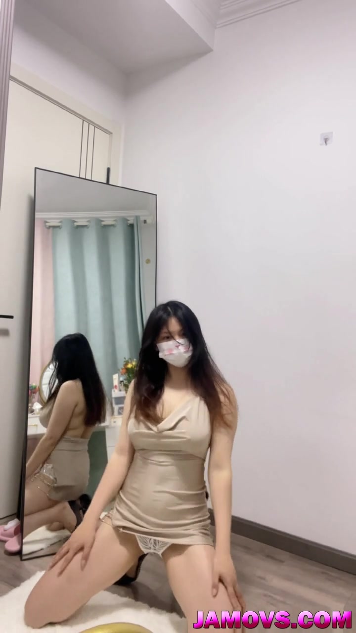 Solo Asian Girl Dancing