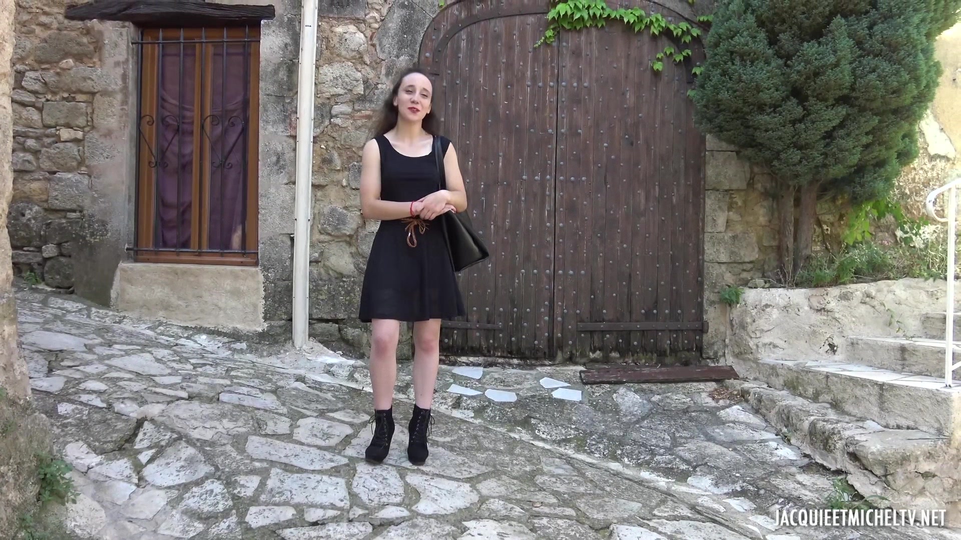 teen 18+ Amandine first time in a threesome
