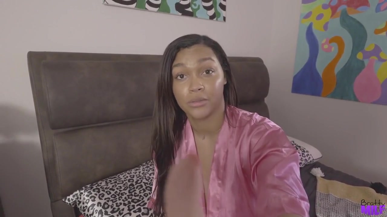 Ashlyn Peaks - Caught Stepmom Masturbating In My Bed On Pornhd With