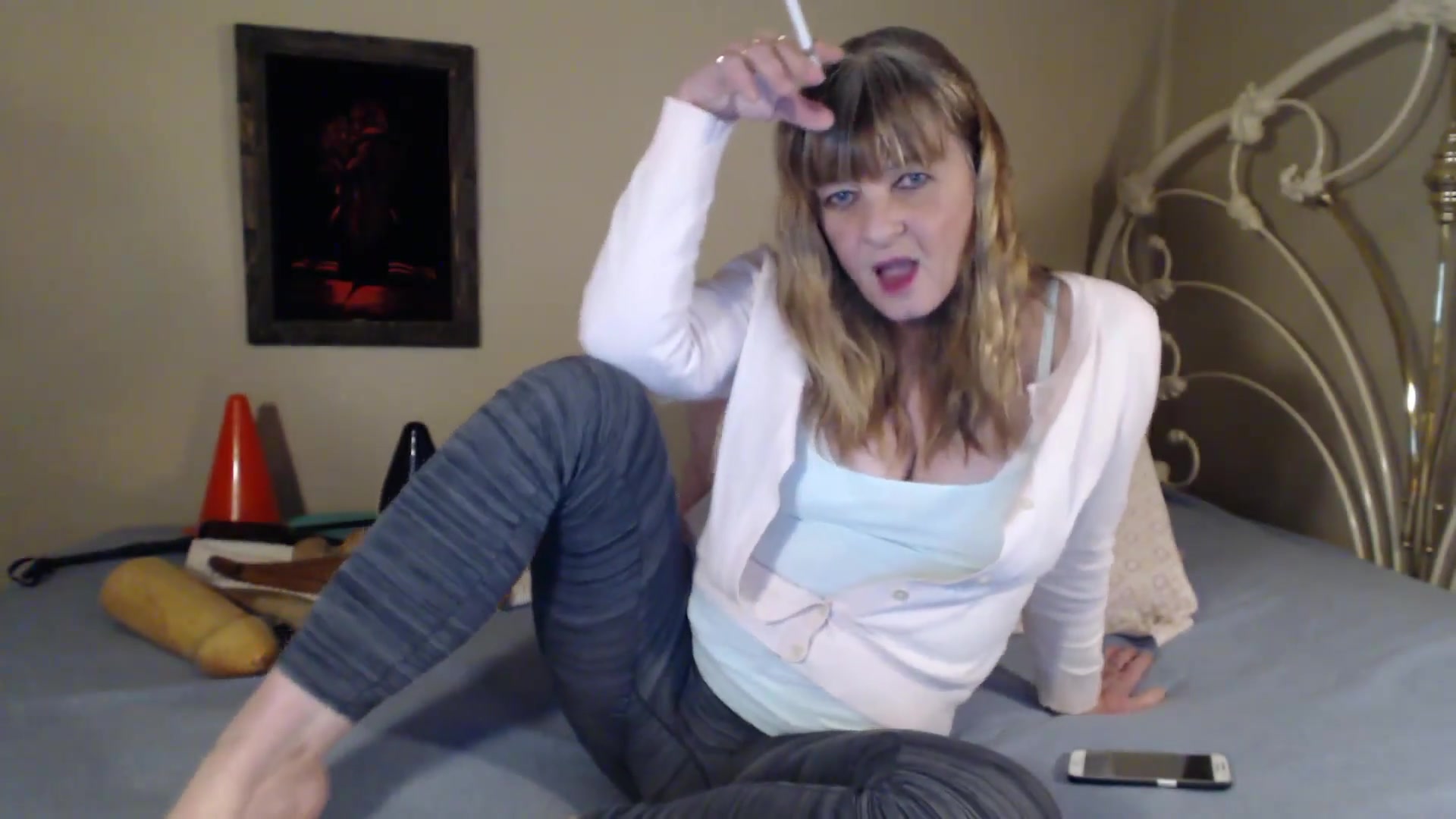 Smoking Fetish & Hairy Pussy Masturbation - TacAmateurs
