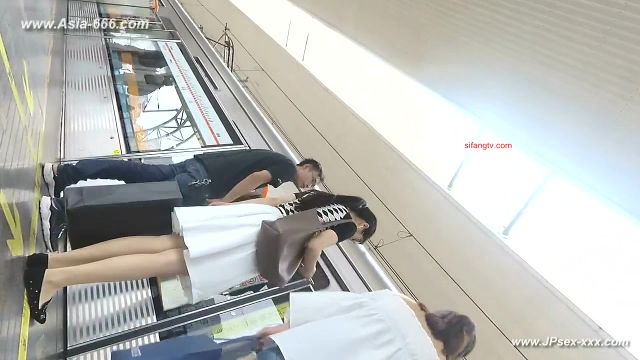 peeping chinese amateur upskirt.***