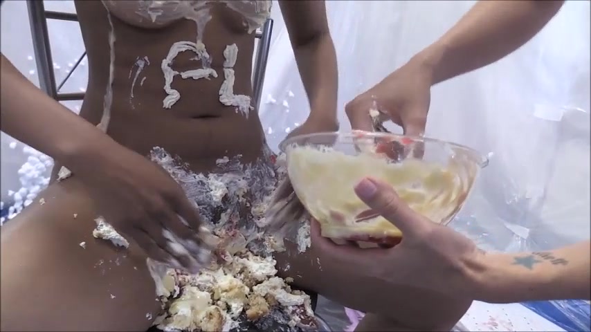 Sade & Pixxie Cake Sitting Pt1 - TacAmateurs