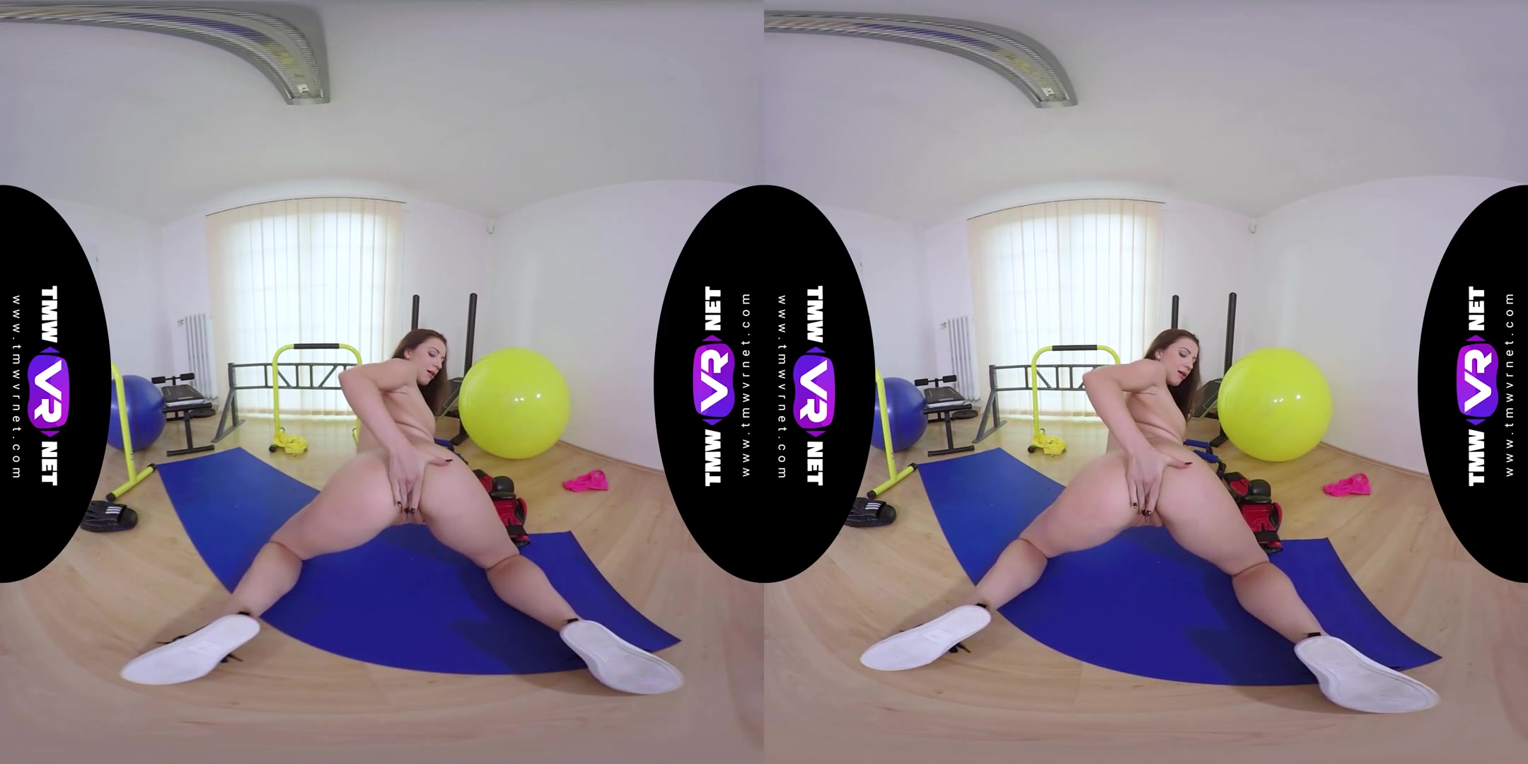 Therese Bizarre in Sexy Fitness Enthusiast Shows More Of A Slim Body - TmwVRNet