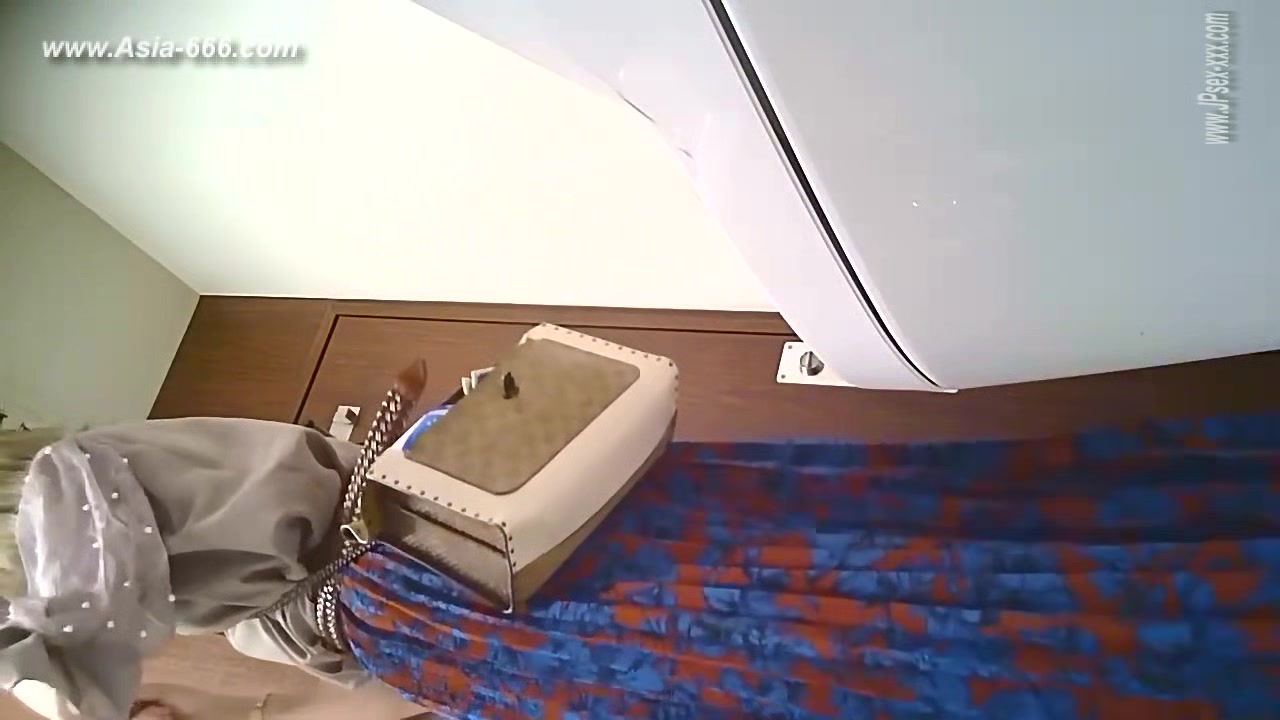 peeping japanese ol go to toilet.13