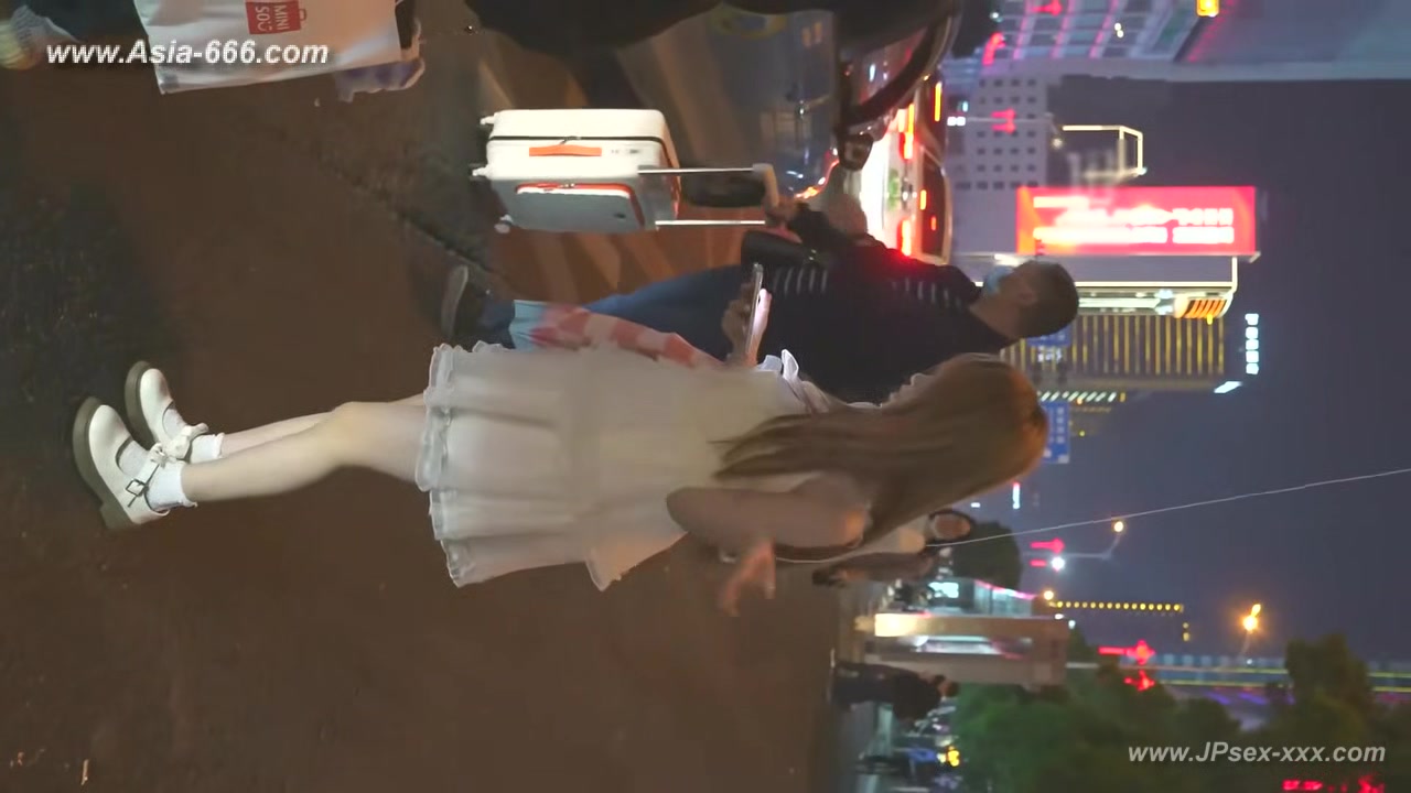 peeping chinese amateur upskirt.240