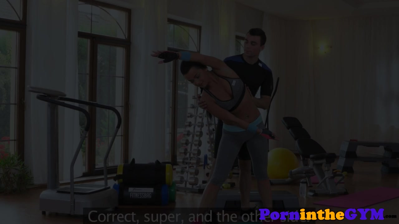 Pierced fitness babe sucks trainer rod