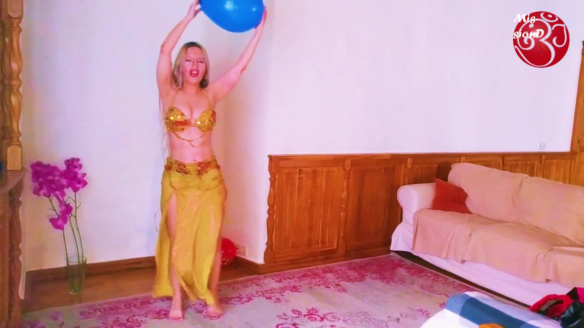 Balloons Goddess - Sex Movies Featuring Findom Goaldigger