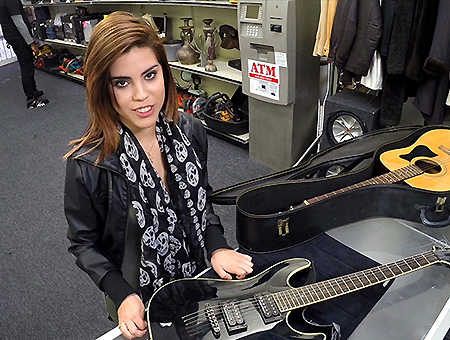Lilith Shayton in Pawnstar meets a rockstar - XXXPawn