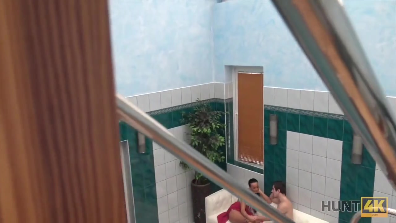 HUNT4K. Hunter picked up slut Anna Rose for nice sex in private pool
