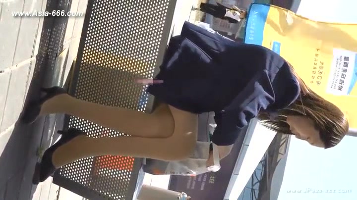 chinese girls go to toilet.145