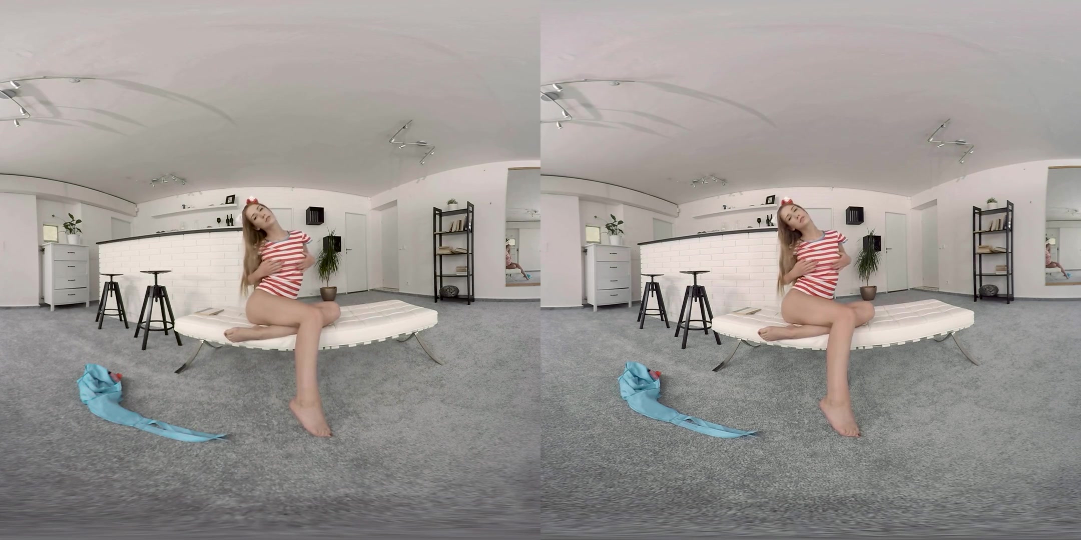 Alexis Crystal in teen 18+ Toying - TmwVRNet