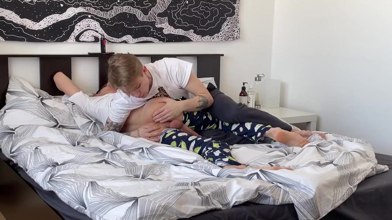 Two Twinks Fuck And Cum