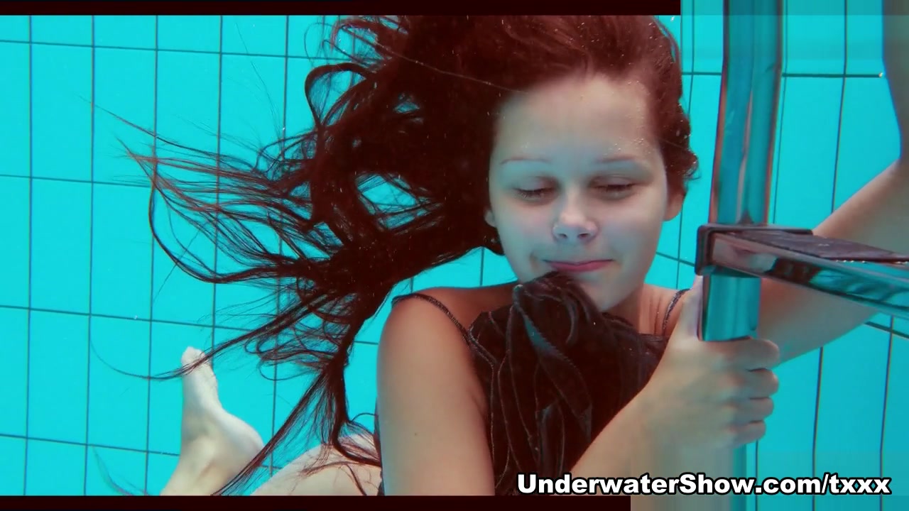 Szilva Video - UnderwaterShow