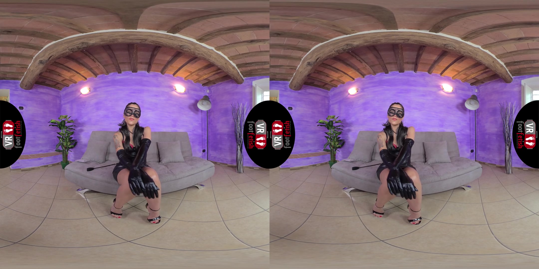 Mistress Chiara Rolls Down Her Stockings And Flaunts Her Sexy Feet - VRFootFetish