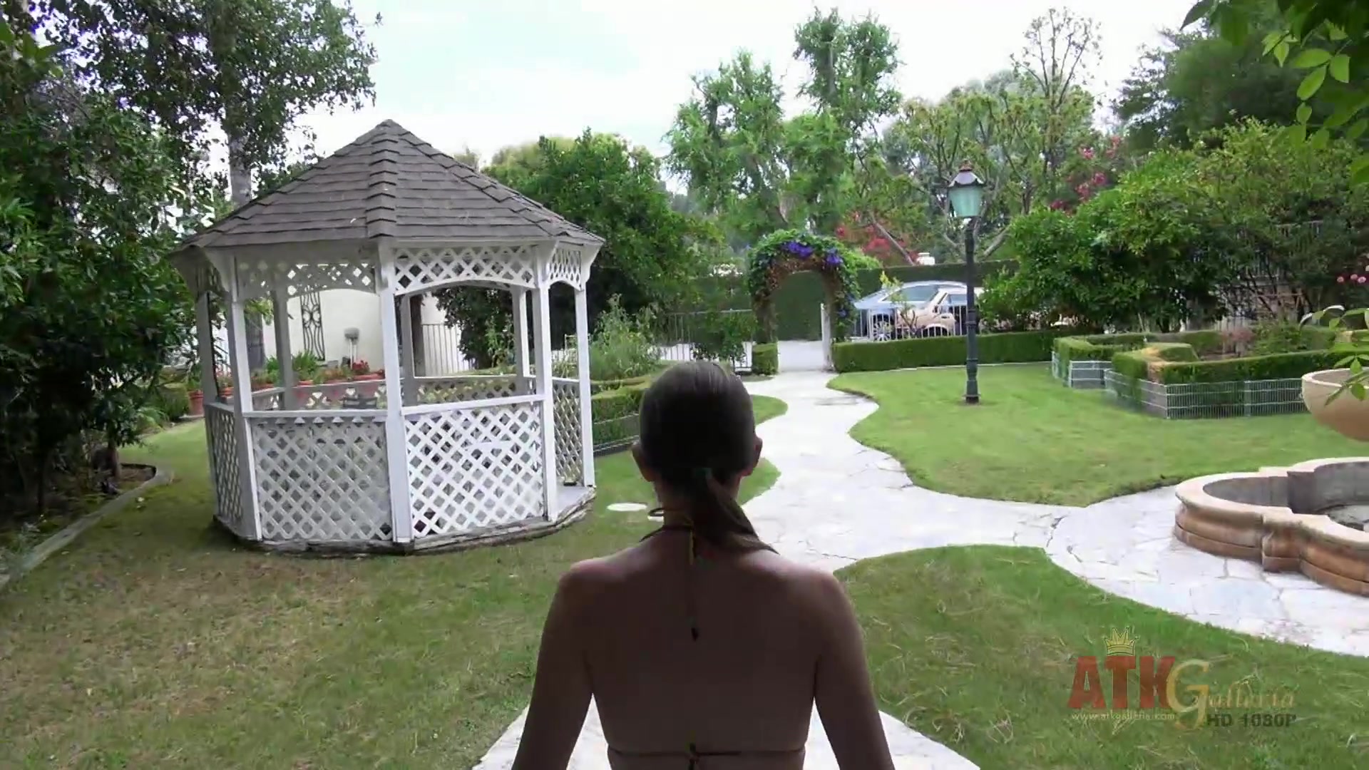 A virtual date with Lara Brookes part 1
