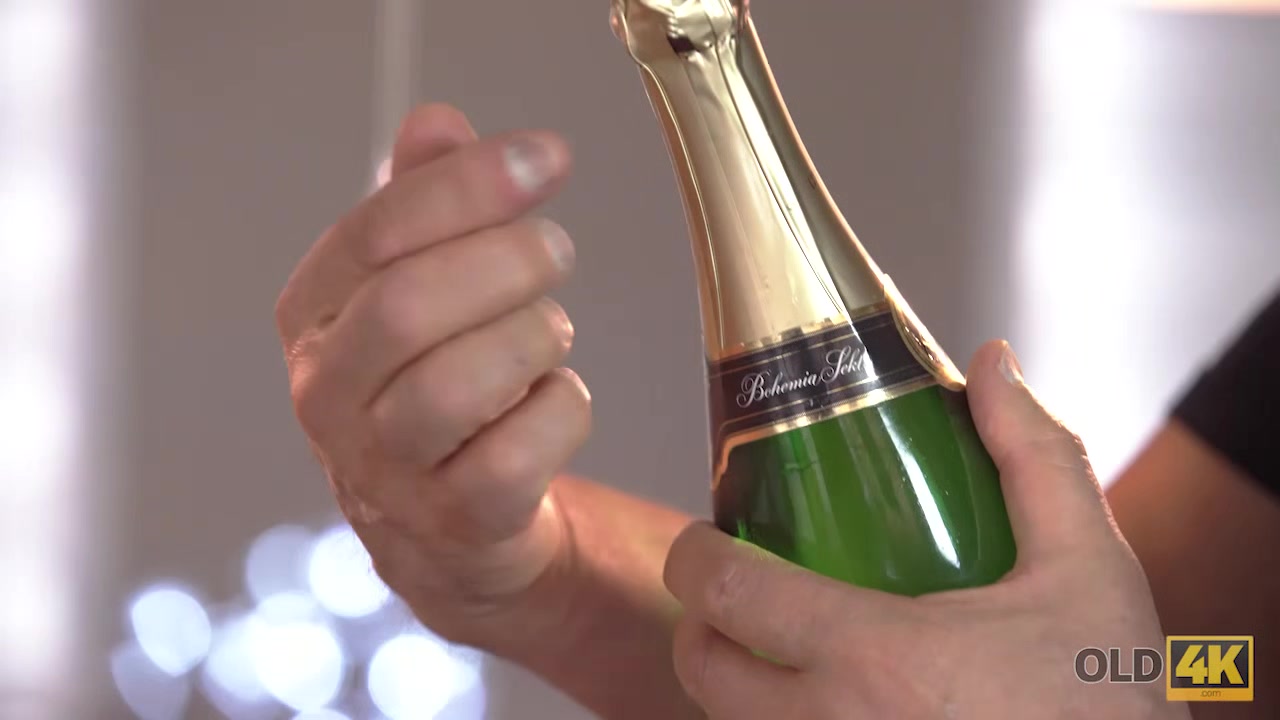 OLD4K. Attractive teen 18+ approaches older guy hoping to have nice sex