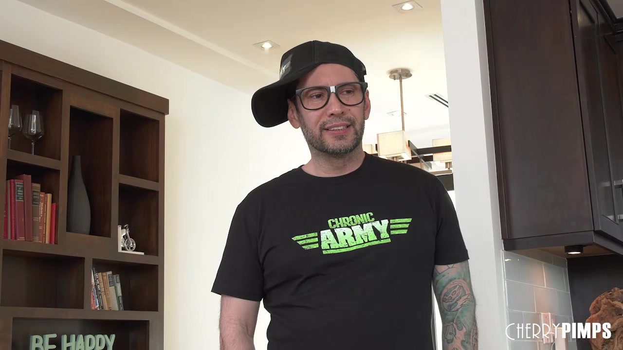 Delivery Goes Hardcore With Big Tits MILF Jennifer White Getting Railed by Tommy Pistol