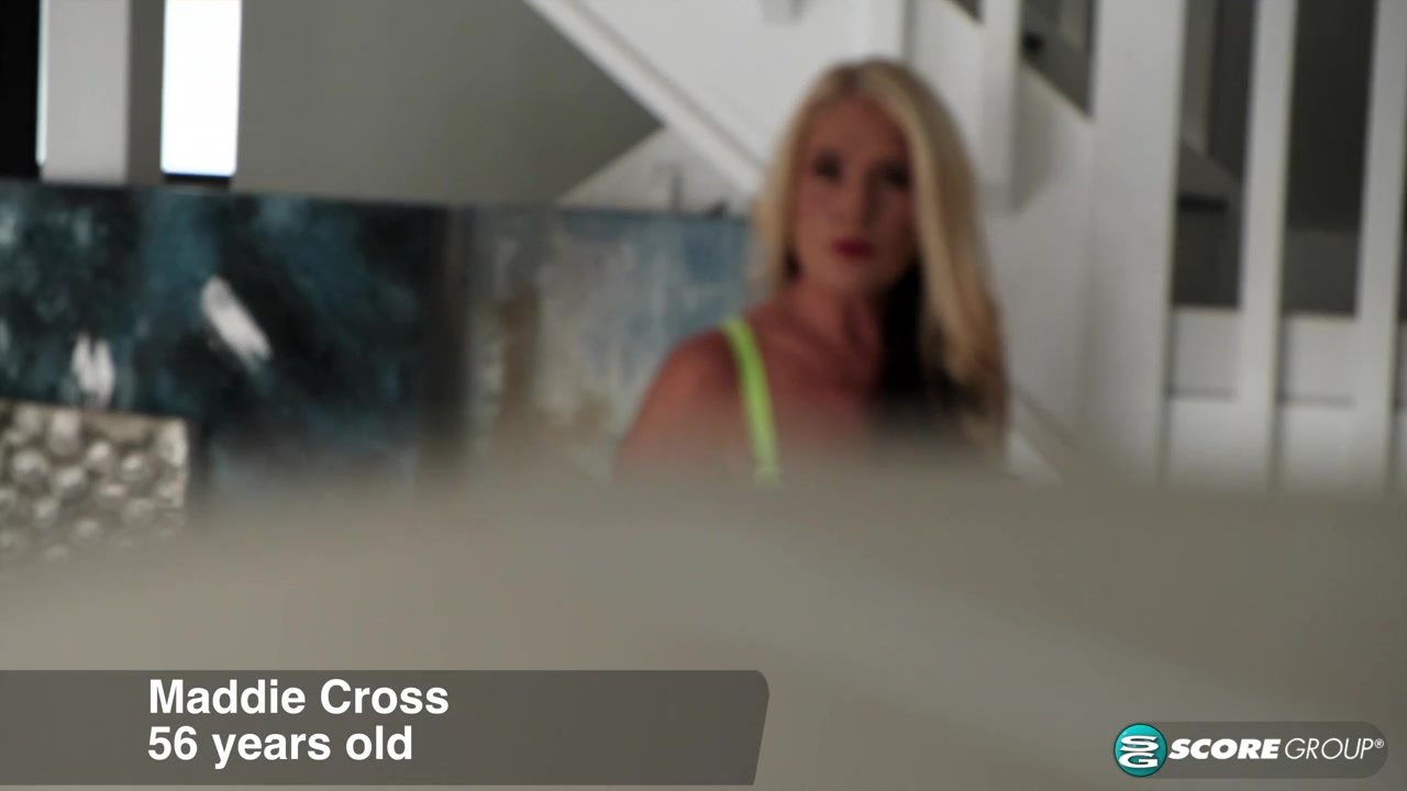 Maddie Cross, naked housewife - 50PlusMilfs