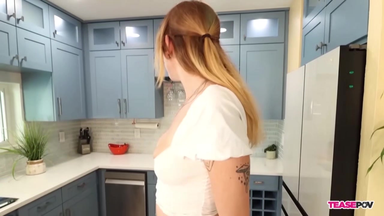 Lucy Foxx cleans your pipe- TeasePOV