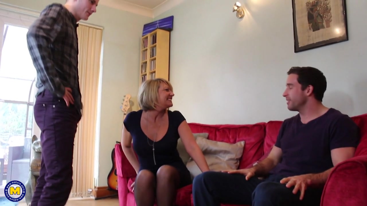 British Milf Amy Needs Two Big Dicks To Satisfy Her Sexual Needs - MatureNl
