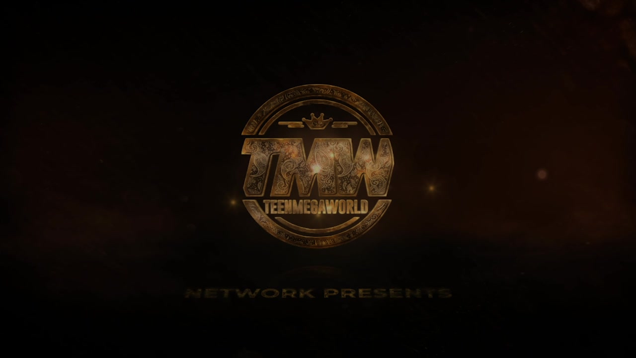 Sticky sperm on smiling cutie - CreampieAngels
