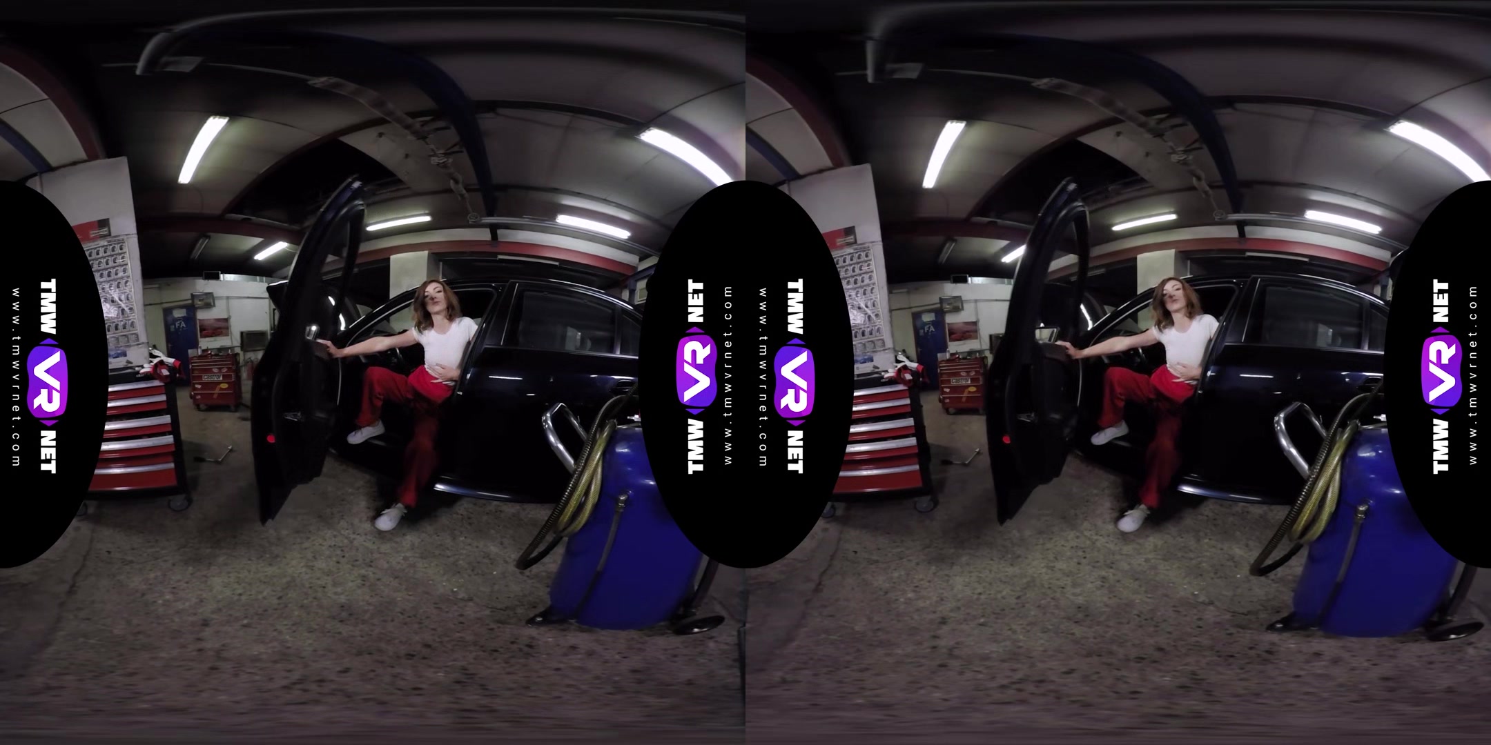 Cute Female Mechanic Plays Solo In The Car Service - Teen Solo Model Fingering