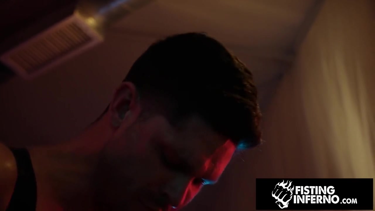 Fetish Fucker Blows His Load - Devin Franco And Drew Valentino