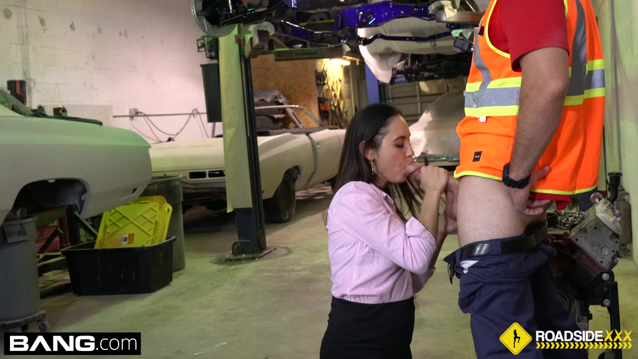Roadside - Alexandra pays her tow bill with a blowjob & sex