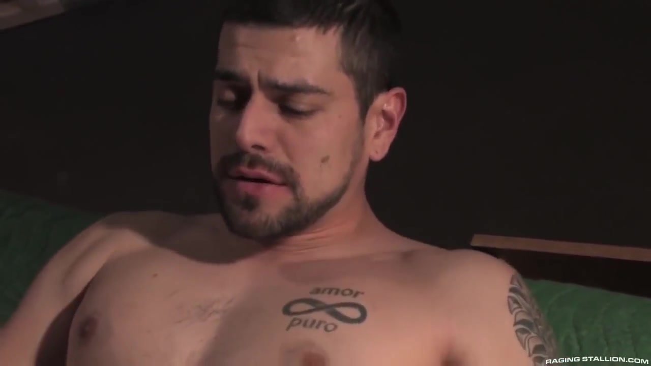 Des Ires - Tattooed Bodybuilder Hard Slamming
