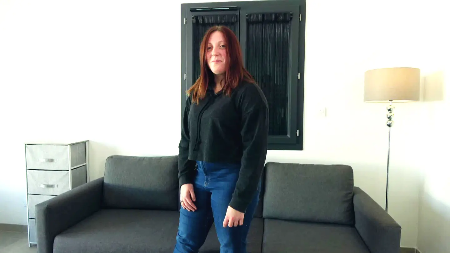 Lily, 19, very naughty waitress! - Jacquie et Michel TV