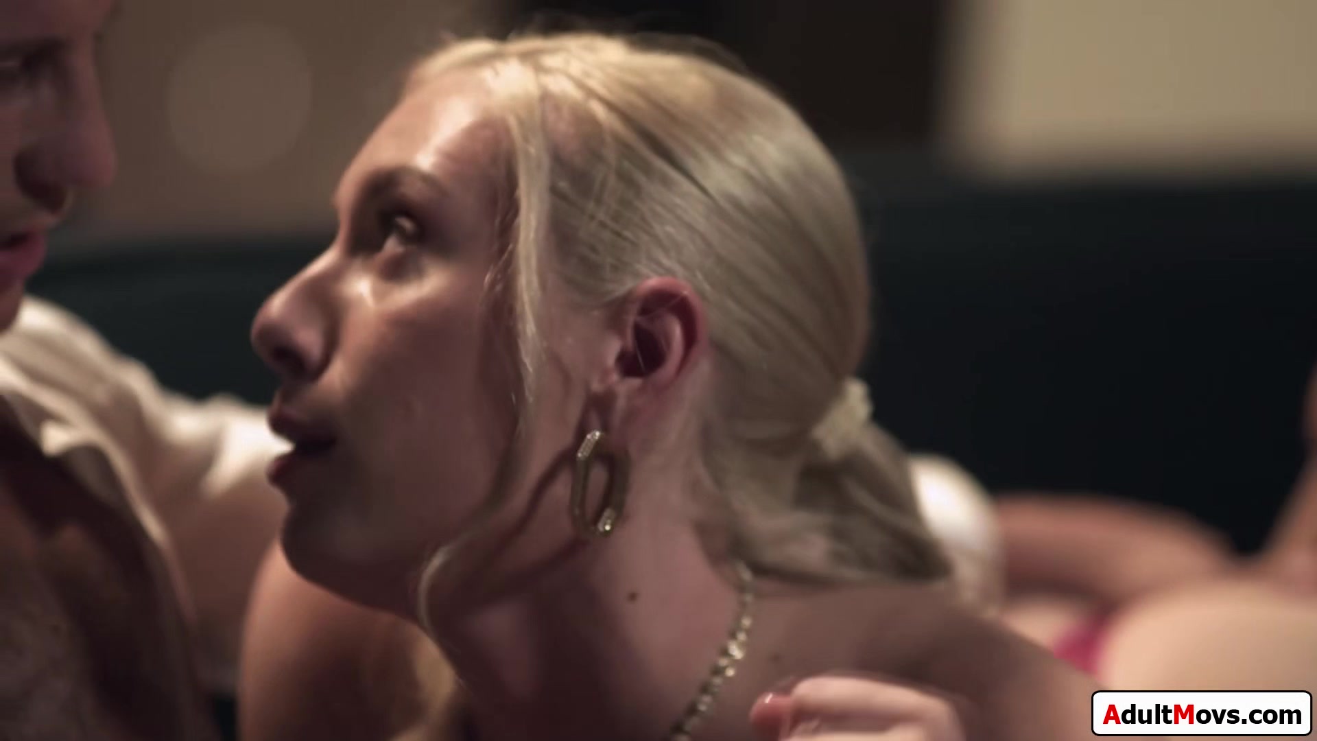 Boss cheats with younger blonde intern and licks her pussy