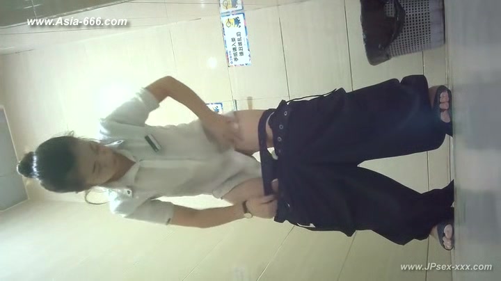 chinese girls go to toilet.87
