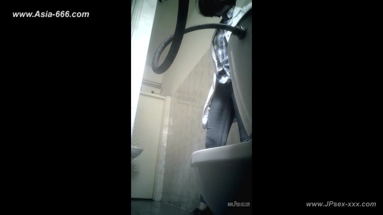 peeping blondes go to toilet.73