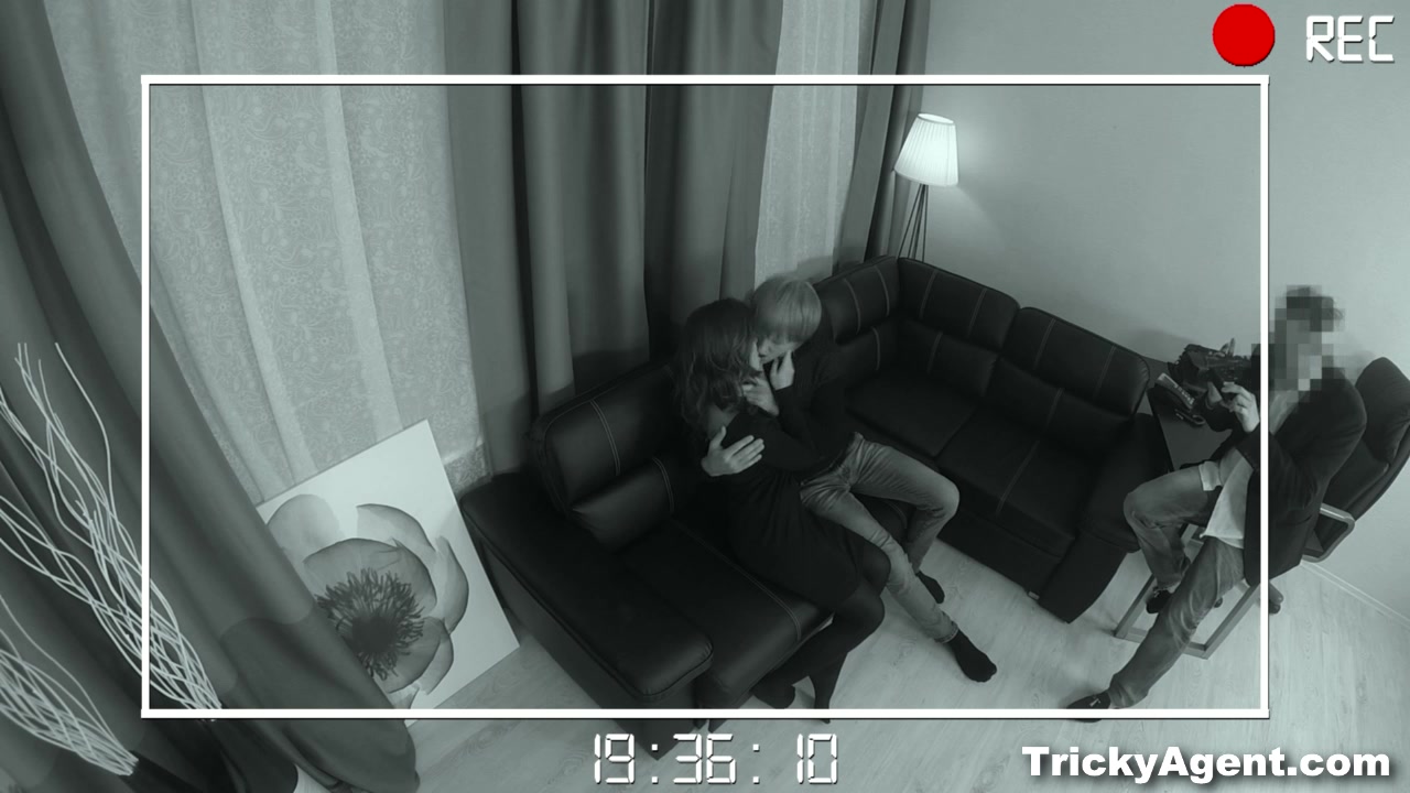 Tricky Agent - Emma Brown - Filming horny first-timers