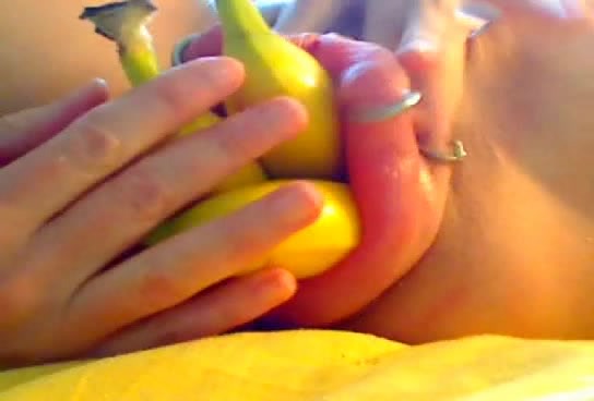 Fruit fetish video with banana in horny tunnel of love